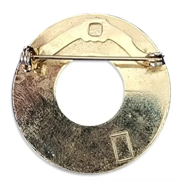 VINTAGE MID-CENTURY BEAU GOLD TONE ROUND WOMENS BROOCH - Picture 3 of 3